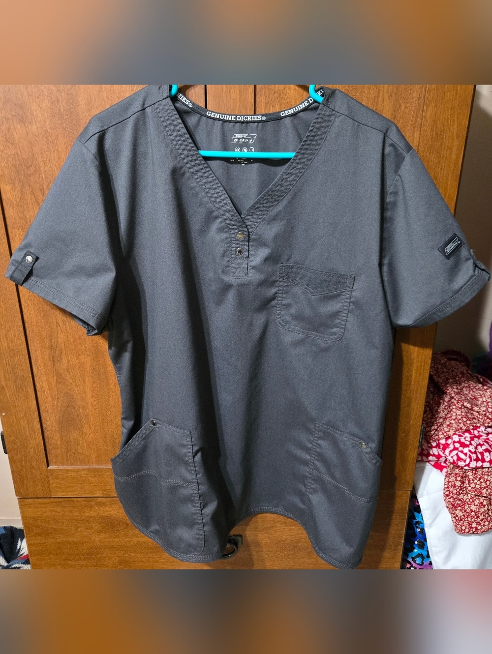 Women’s Dickies Scrub Top in Charcoal Gray